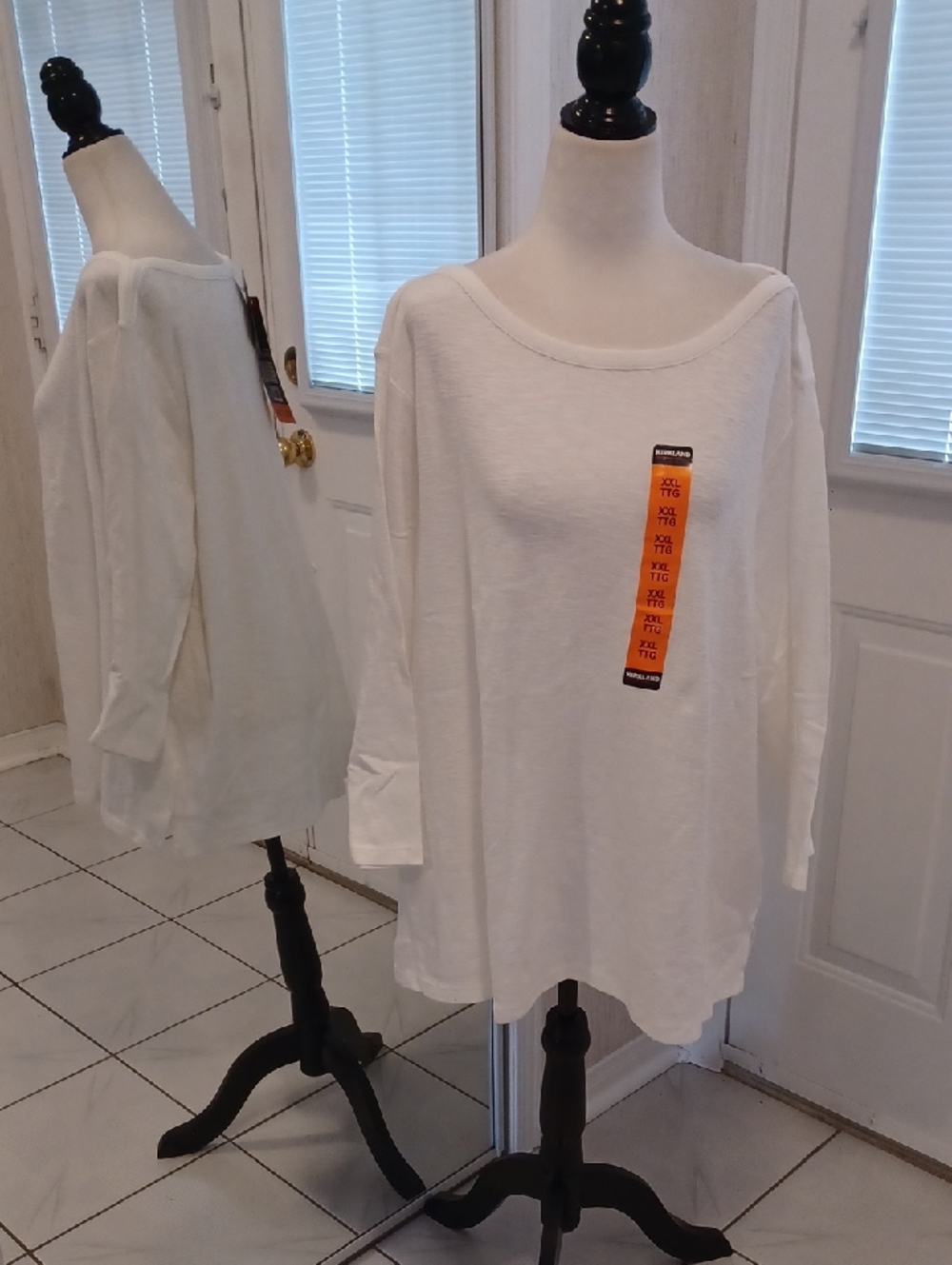 4/$40 New White 3/4-Sleeve Tee - Size XXL